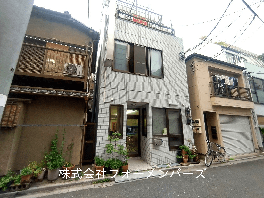 post-image, 20250503455