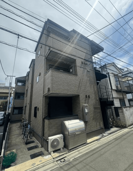 post-image, 20250503502