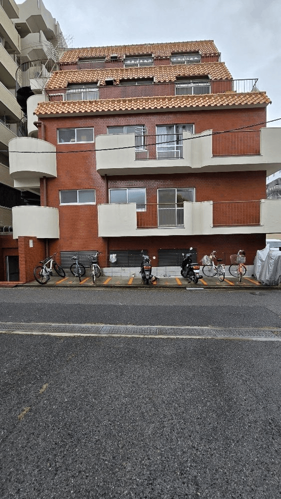 post-image, 20250510365