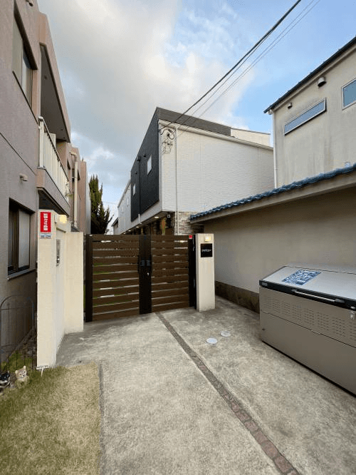 post-image, 20250513410