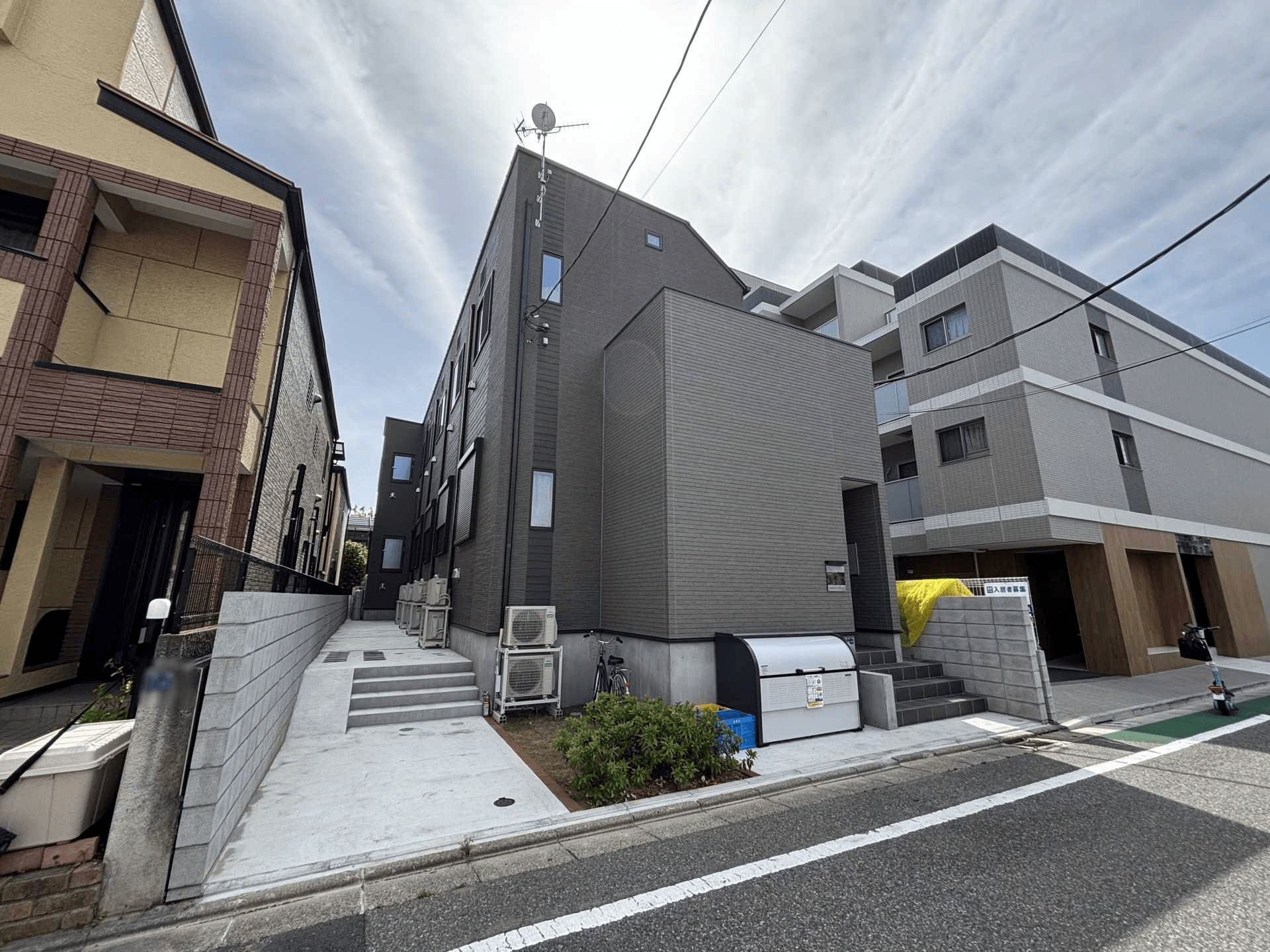 post-image, 20250514317