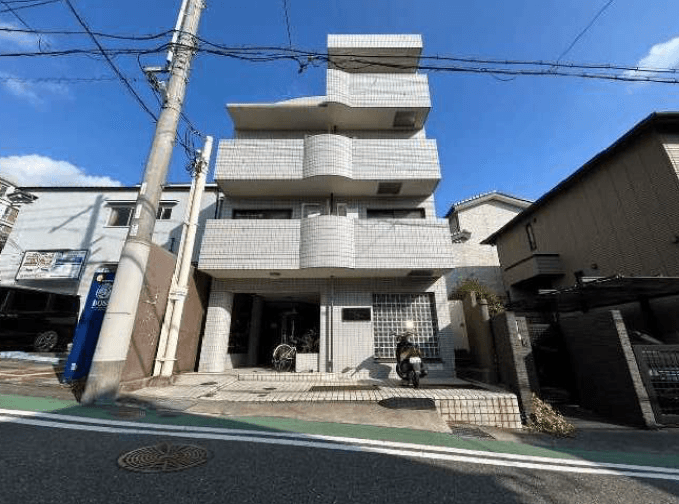 post-image, 20250515302