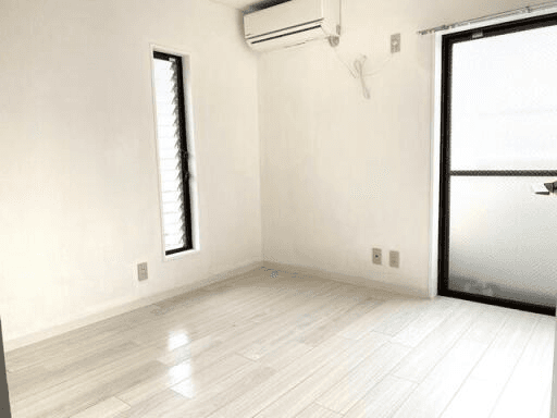 post-image, 20250515433