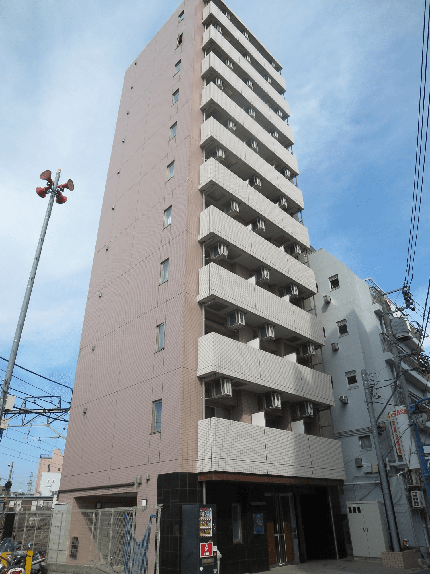 post-image, 20250517228