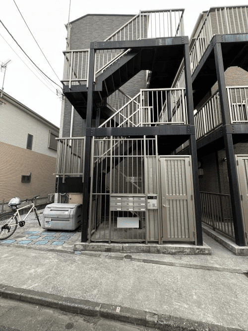 post-image, 20250520324