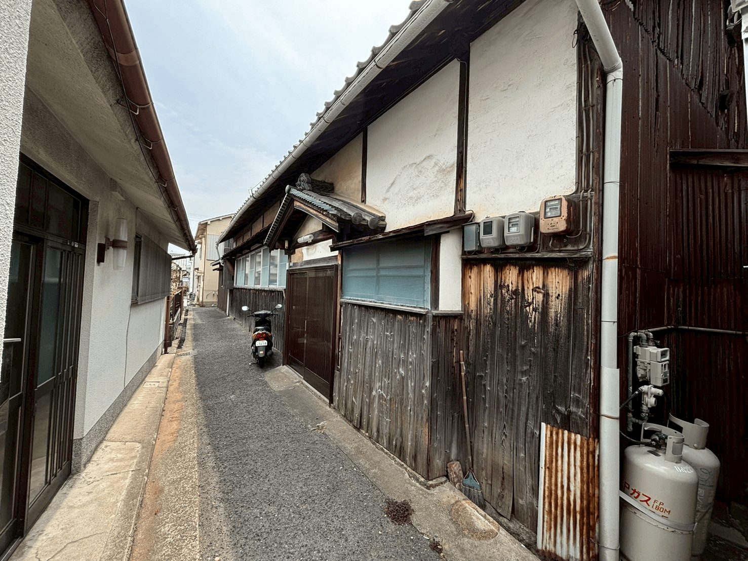 post-image, 20250520363