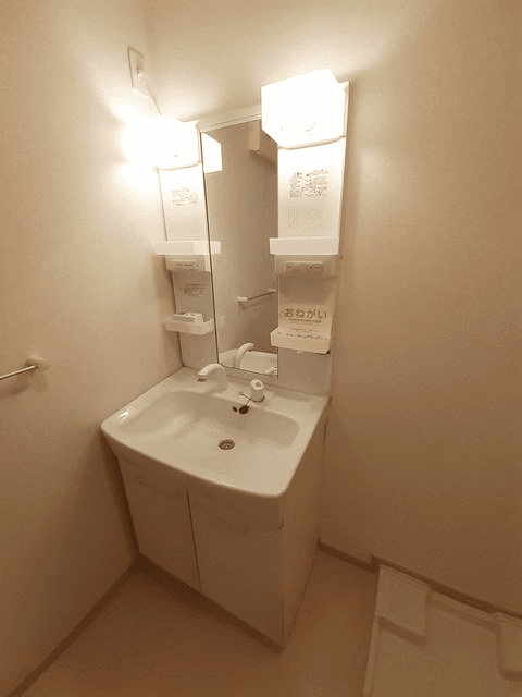 post-image, 20250520668