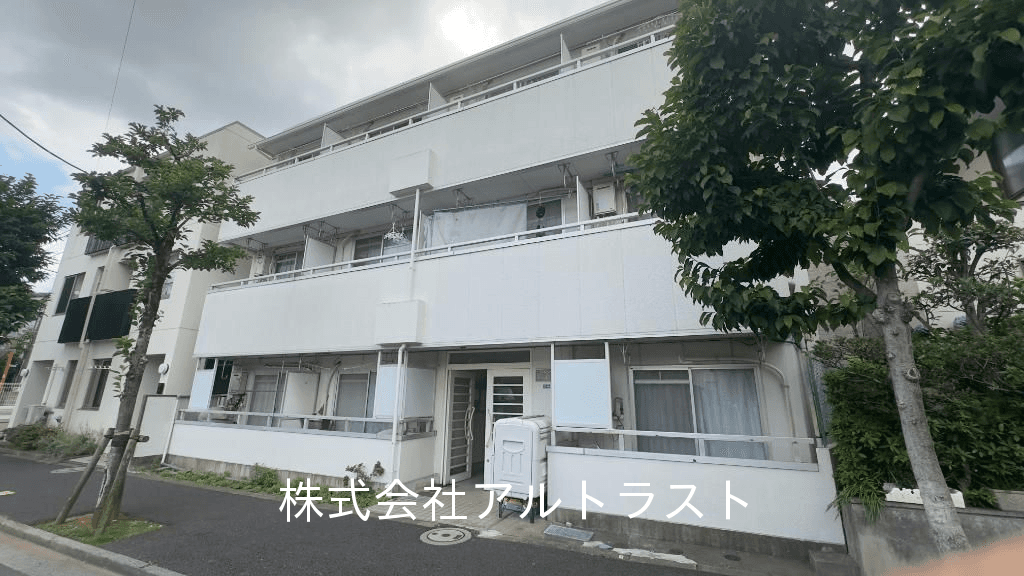 post-image, 20250522219