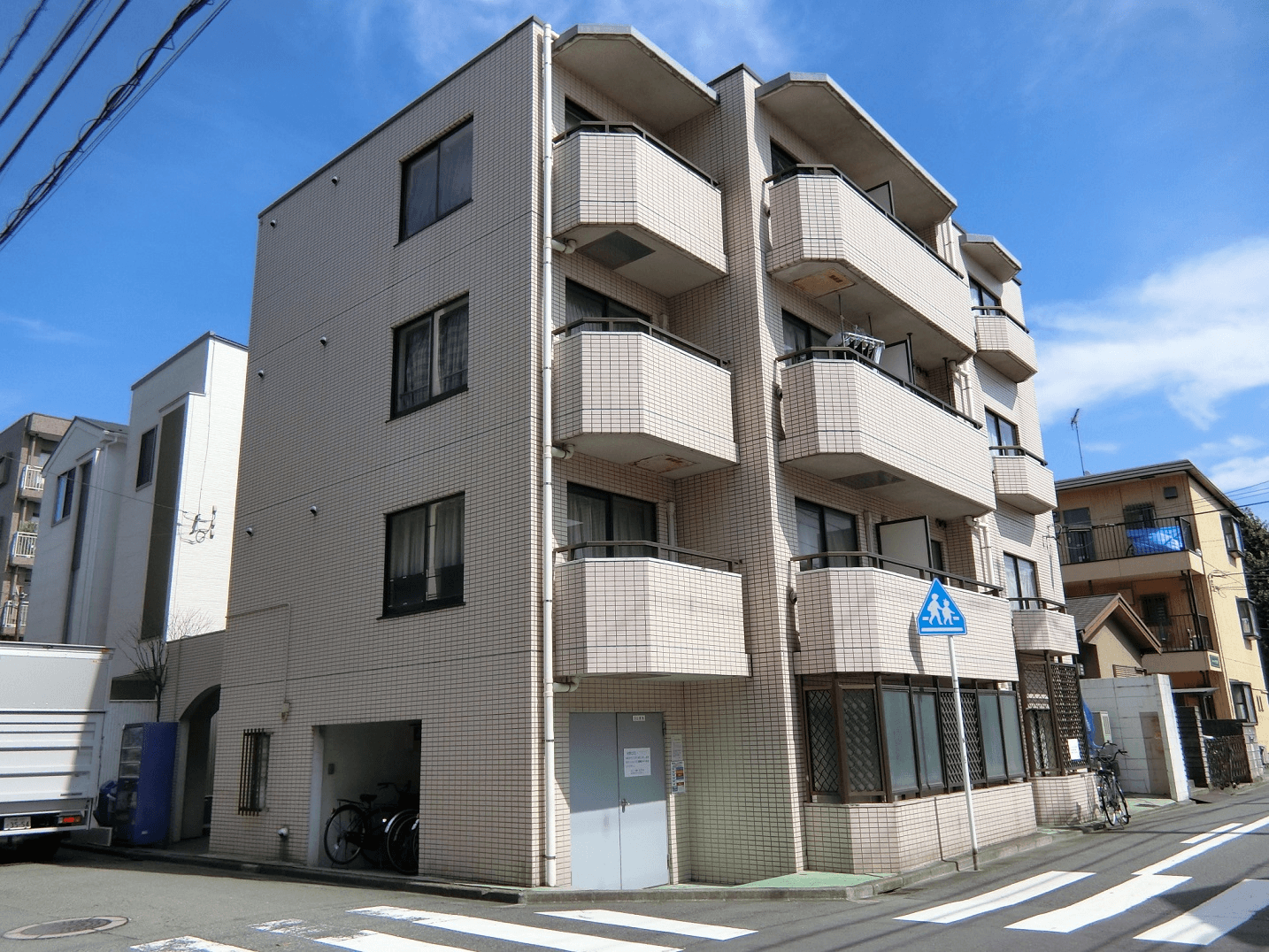 post-image, 20250522754