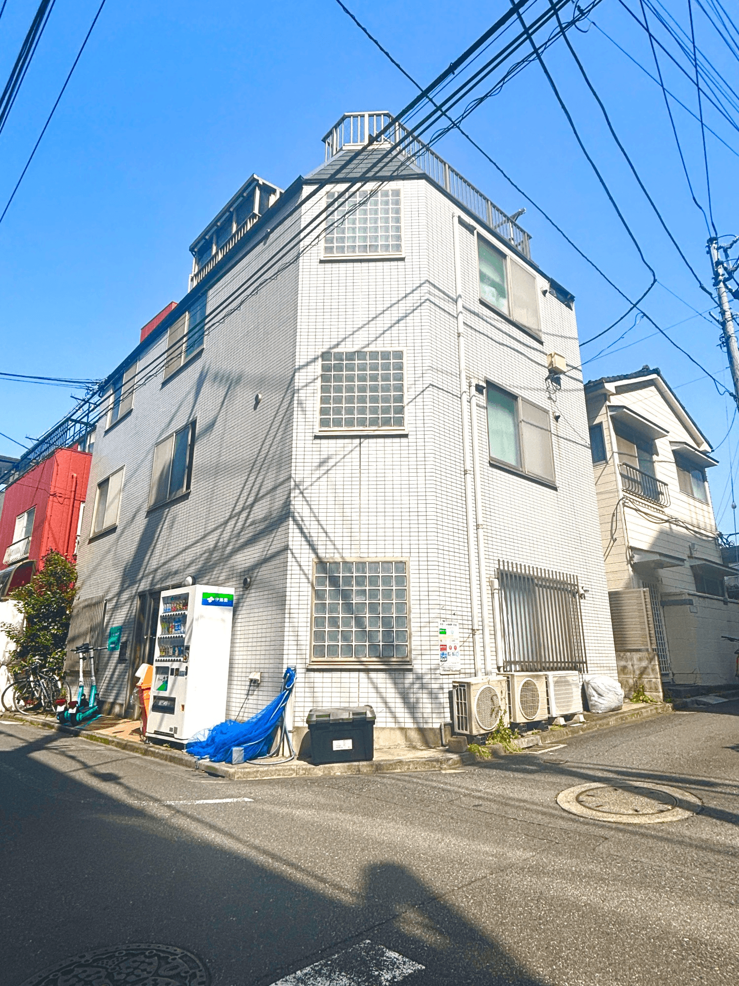 post-image, 20250525336