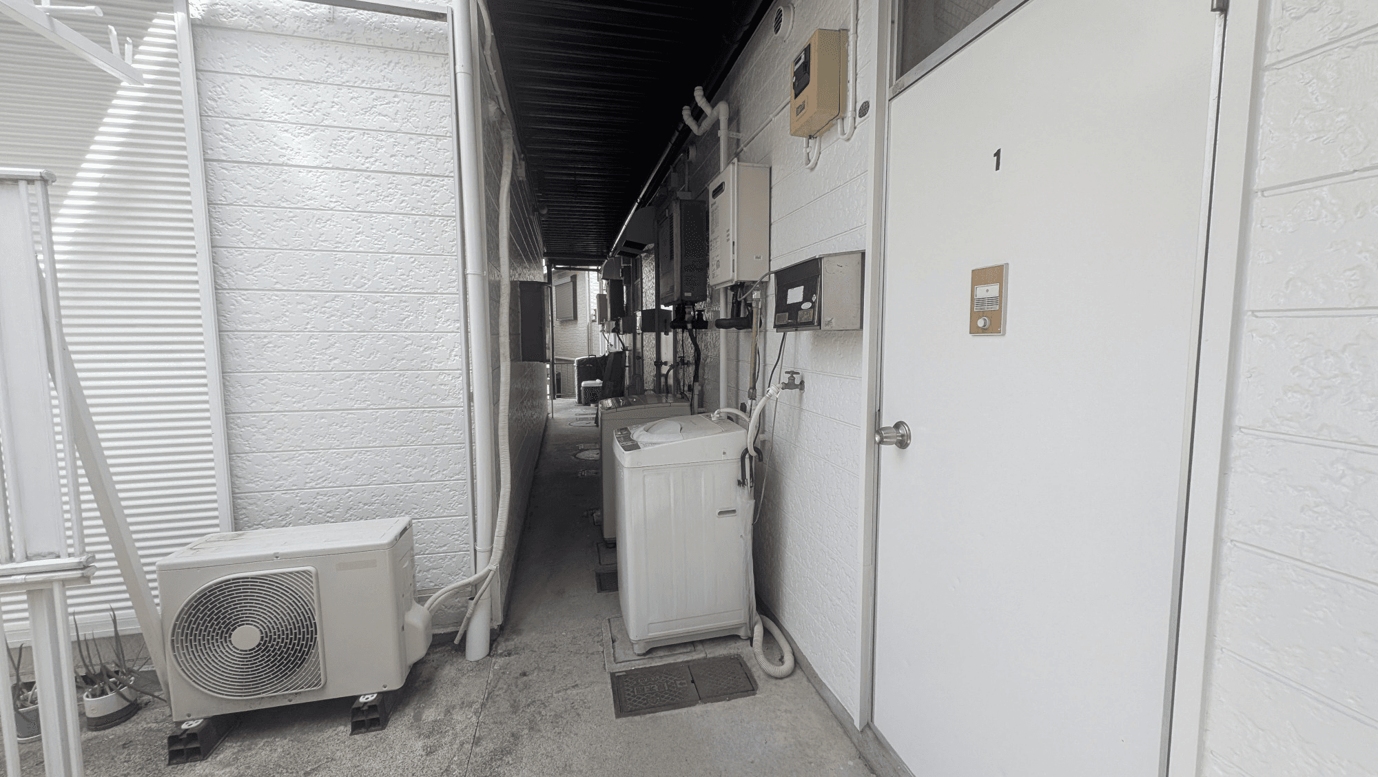 post-image, 20250528461