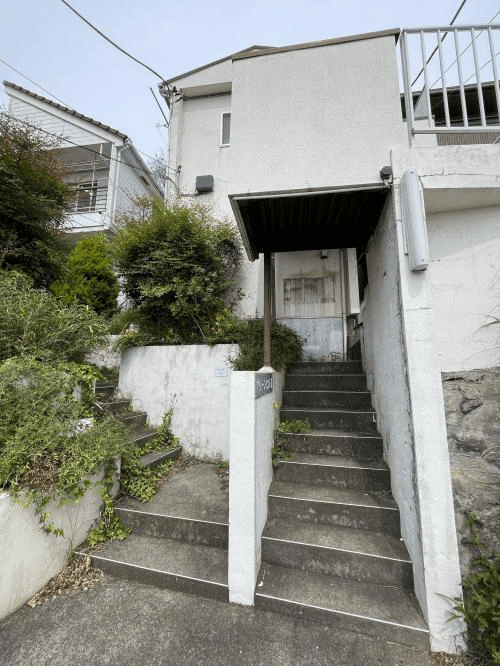 post-image, 20250601442