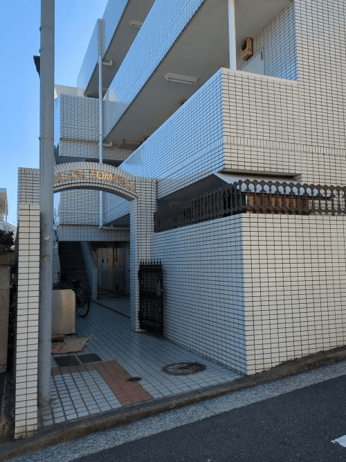 post-image, 20250601447