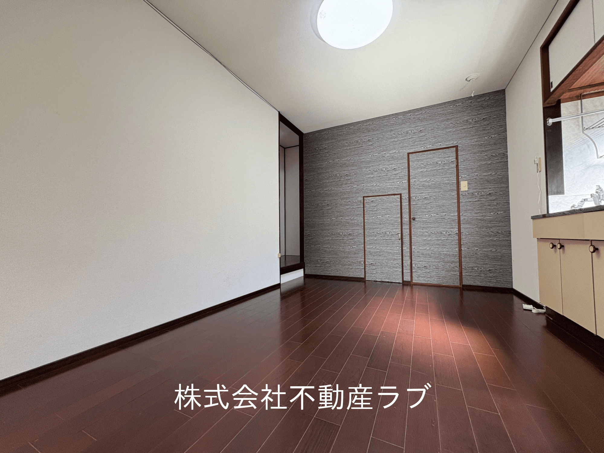 post-image, 20250803952