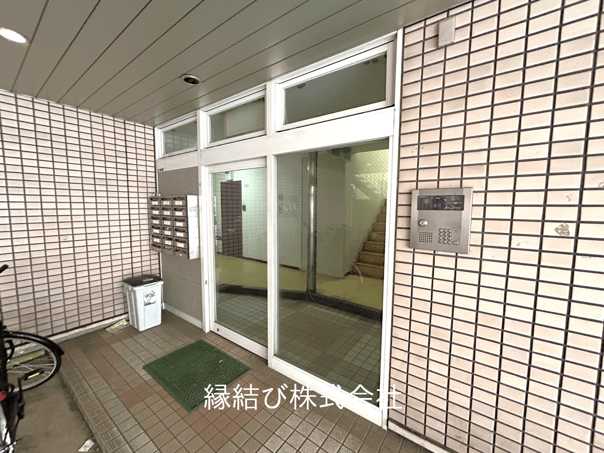 post-image, 20250809273