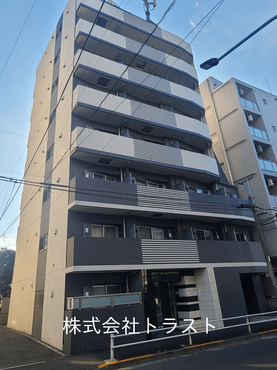 post-image, 20250809310