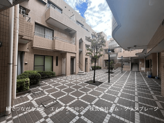 post-image, 20250809405