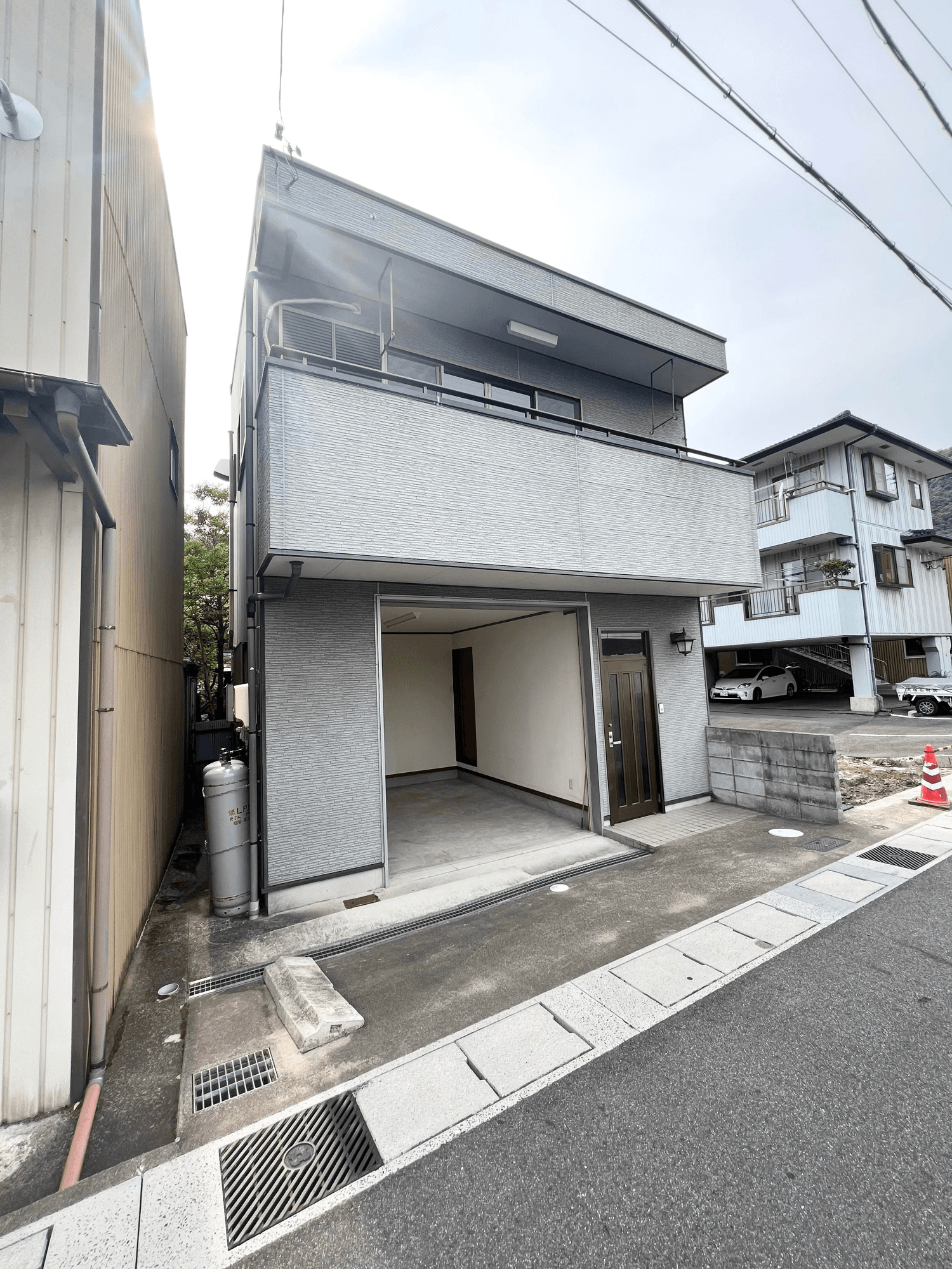 post-image, 20250811307