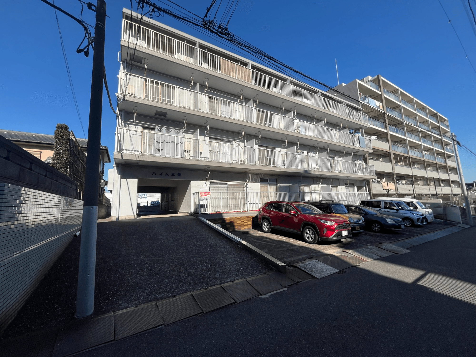 post-image, 20250820376