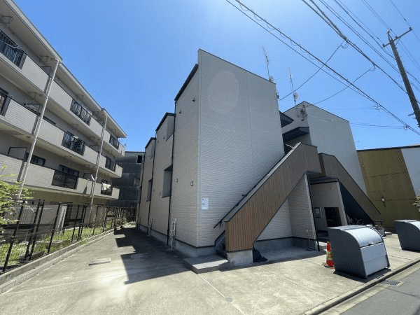 post-image, 20250820379