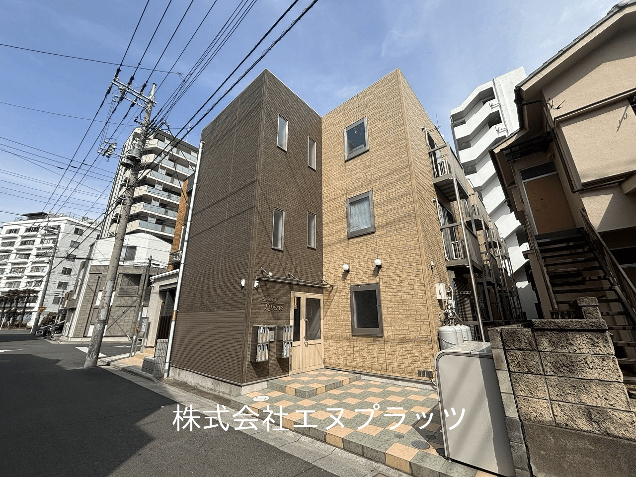 post-image, 20250820394