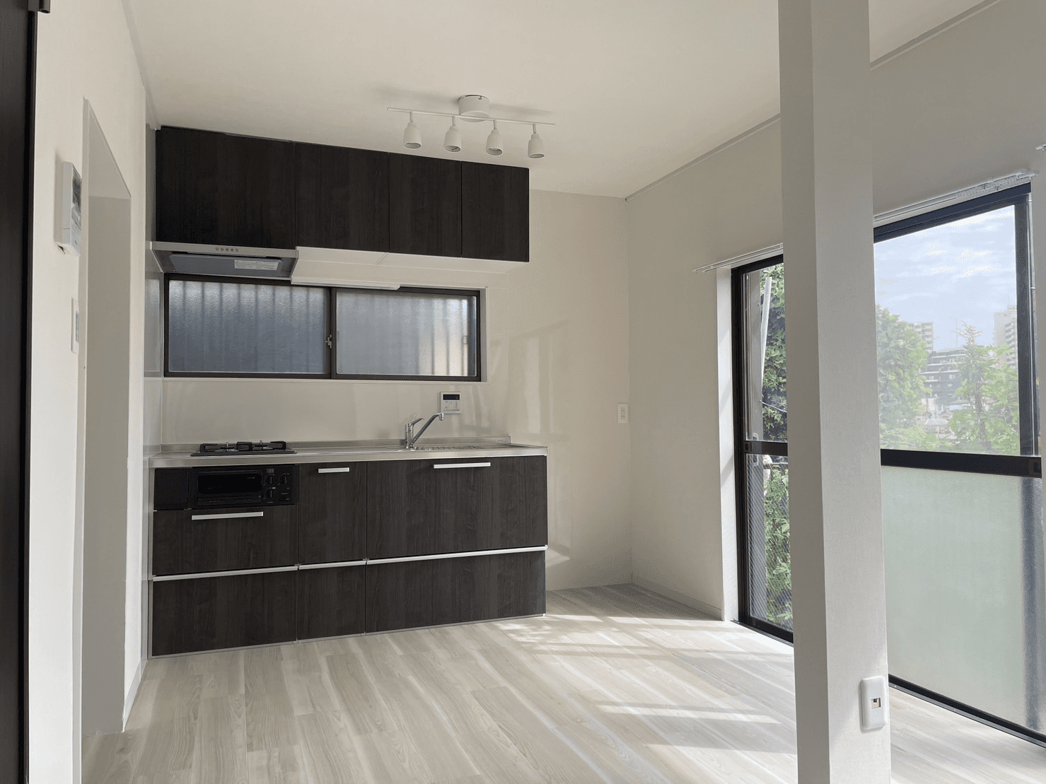 post-image, 20250820877